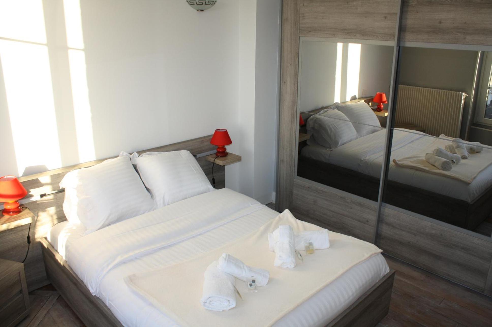Logis Hotel Chemin Des Dames Le Relais De Fleurette Pontavert Ruang foto