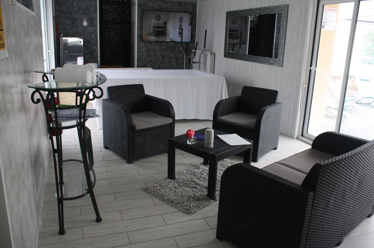 Logis Hotel Chemin Des Dames Le Relais De Fleurette Pontavert Bagian luar foto